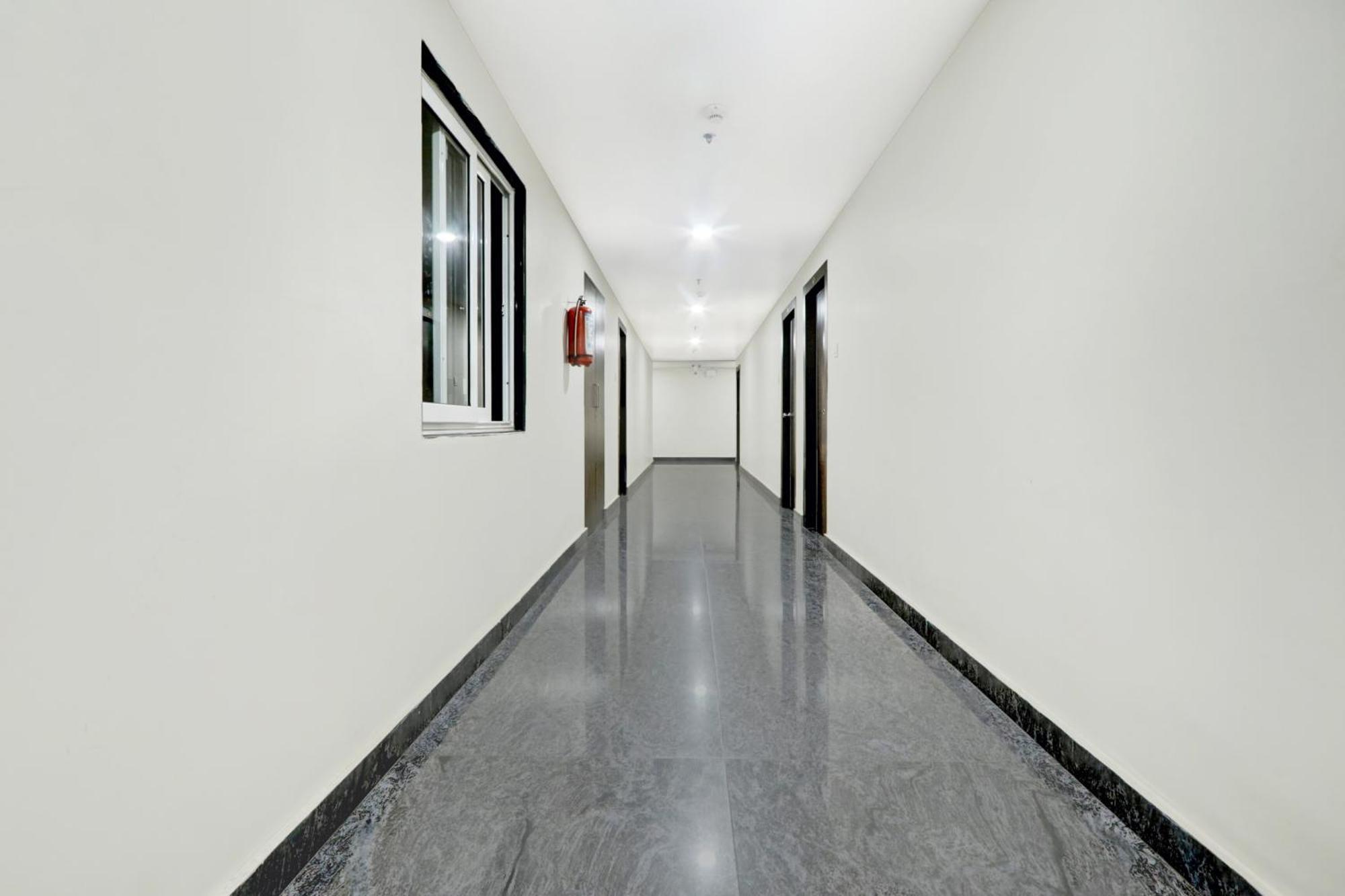 Super Townhouse Daba Garden Road Hotel Visákhapatnam Kültér fotó